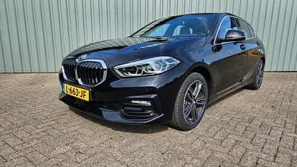 Occasion BMW 118 Sport Line 136 PK (100 kW) 2021 Zwart Hatchback