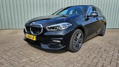 Zwart Gebruikt 2021 BMW 118 Sport Line Hatchback | € 19.750 (Eerlijke prijs)
