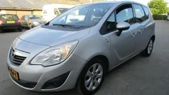 Grijs, metallic lak Gebruikt 2013 Opel Meriva MPV | € 4.950 (Eerlijke prijs)