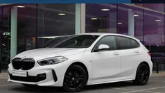 Wit Gebruikt 2023 BMW 118 M Sport Hatchback | € 29.950 (Eerlijke prijs)