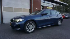 Blauw, metallic lak Gebruikt 2023 BMW 318 Stationwagen | € 34.745 (Eerlijke prijs)