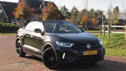 Zwart Gebruikt 2022 VW T-Roc Cabriolet R-line Cabriolet | € 32.490 (Eerlijke prijs)