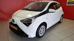 Wit Gebruikt 2018 Toyota Aygo X-play Hatchback | € 9.950 (Eerlijke prijs)
