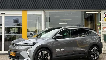 Gris schiste /noir etoile (yuy) Gebruikt 2025 Renault Scénic Techno MPV | € 40.950 (Goede deal)