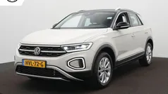 Grijs Gebruikt 2024 VW T-Roc Style SUV | € 33.900 (Eerlijke prijs)