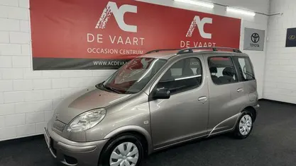 Occasion Toyota Yaris Verso Sol 84 PK (61 kW) 2004 Grijs MPV