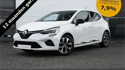 Wit Gebruikt 2023 Renault Clio V Evolution Hatchback | € 16.900 (Eerlijke prijs)
