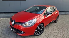 Rood Gebruikt 2014 Renault Clio IV Expression Hatchback | € 4.950 (Eerlijke prijs)