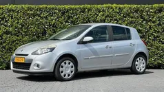 Grijs Gebruikt 2011 Renault Clio II Authentique Hatchback | € 1.950 (Goede deal)