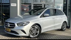 Grijs Gebruikt 2019 Mercedes B180 Edition MPV | € 22.900 (Eerlijke prijs)