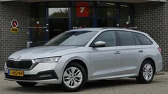 Grijs Occasion 2020 Skoda Octavia Business Line Stationwagen | € 13.845 (Eerlijke prijs)