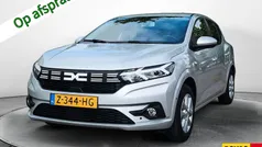 Grijs Gebruikt 2024 Dacia Sandero Expression Hatchback | € 16.900 (Goede deal)