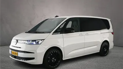 Gebruikt 2025 VW Multivan Edition Van | € 71.950 (Eerlijke prijs)
