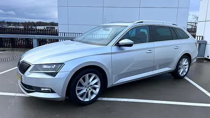 Grijs Gebruikt 2016 Skoda Superb Business Line Stationwagen | € 9.350 (Super prijs)