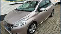 Grijs Gebruikt 2013 Peugeot 208 Allure Hatchback | € 7.990 (Eerlijke prijs)