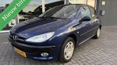 Blauw Gebruikt 2001 Peugeot 206 Hatchback | € 1.999 (Eerlijke prijs)