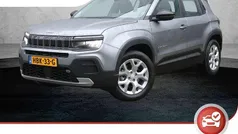 Grijs, metallic lak Nieuw 2024 Jeep Avenger Altitude SUV | € 29.880 (Goede deal)