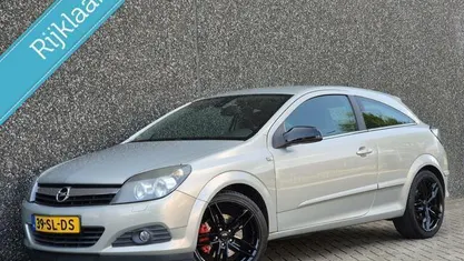 Grijs Gebruikt 2006 Opel Astra GTC Cosmo Hatchback | € 5.495 (Super prijs)