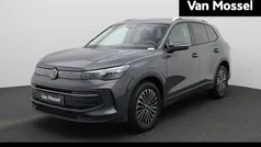 Grijs Gebruikt 2024 VW Tiguan Edition SUV | € 40.900 (Eerlijke prijs)