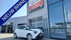 Wit Gebruikt 2019 Toyota Aygo X-play Hatchback | € 9.950 (Eerlijke prijs)
