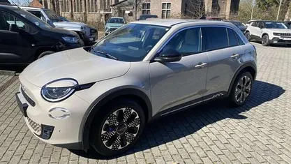 Occasion Fiat 600 La Prima 114 kW (156 PK) 2024 Grijs Hatchback