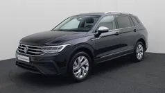 Gebruikt 2024 VW Tiguan Life SUV | € 42.740 (Eerlijke prijs)