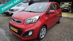 Rood, metallic lak Gebruikt 2013 Kia Picanto Comfort Hatchback | € 4.999 (Eerlijke prijs)