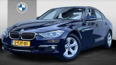 Blauw, metallic lak Gebruikt 2014 BMW 320 Executive Sedan | € 18.950 (Eerlijke prijs)