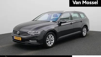 Grijs Gebruikt 2022 VW Passat Business Stationwagen | € 22.900 (Eerlijke prijs)