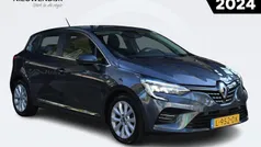 Grijs Gebruikt 2021 Renault Clio V Intens Hatchback | € 15.900 (Eerlijke prijs)