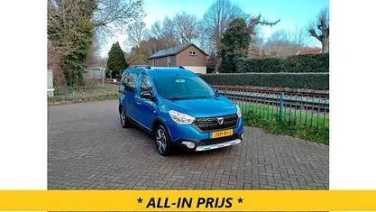 Blauw (metallic) Occasion 2018 Dacia Dokker Stepway MPV | € 15.450 (Eerlijke prijs)