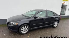 Zwart Gebruikt 2005 Volvo S40 Momentum Sedan | € 3.450 (Eerlijke prijs)