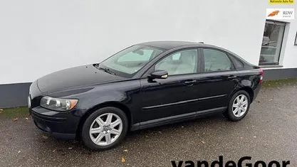 Zwart Gebruikt 2005 Volvo S40 Momentum Sedan | € 3.450 (Eerlijke prijs)