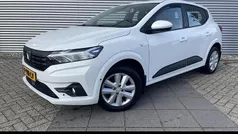 Gebruikt 2022 Dacia Sandero Essentiel Hatchback | € 13.940 (Goede deal)