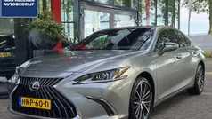 Grijs Gebruikt 2024 Lexus ES300H Business Edition Sedan | € 45.890 (Eerlijke prijs)