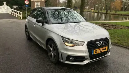 Grijs Gebruikt 2013 Audi A1 Sportback Admired Hatchback | € 8.799 (Eerlijke prijs)