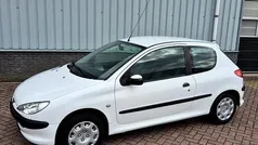 Wit Gebruikt 2004 Peugeot 206 Hatchback | € 1.595 (Eerlijke prijs)
