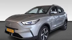 Grijs Gebruikt 2023 MG ZS Luxury Sedan | € 26.875 (Eerlijke prijs)