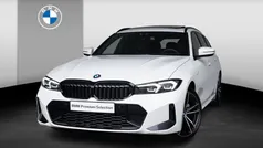 Wit Gebruikt 2024 BMW 320e M Sport Stationwagen | € 44.350 (Eerlijke prijs)
