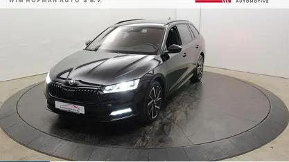 Zwart Gebruikt 2021 Skoda Octavia SportLine Stationwagen | € 24.440 (Eerlijke prijs)