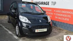 Zwart Gebruikt 2013 Peugeot 107 Access Hatchback | € 3.750 (Eerlijke prijs)