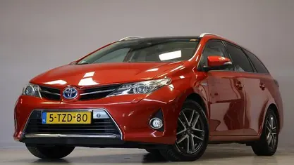 Occasion Toyota Auris Touring Sports 99 PK (72 kW) 2014 Rood Stationwagen
