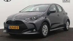 Grijs Gebruikt 2024 Toyota Yaris Hybrid Active Hatchback | € 23.445 (Eerlijke prijs)