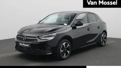 Zwart Gebruikt 2023 Opel Corsa-e Elegance Hatchback | € 19.900 (Eerlijke prijs)