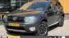 Grijs, metallic lak Gebruikt 2017 Dacia Duster Black Shadow SUV | € 12.950 (Eerlijke prijs)