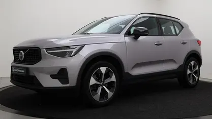 Grijs Occasion 2025 Volvo XC40 Plus SUV | € 43.900 (Eerlijke prijs)