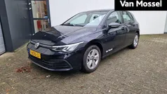 Zwart Gebruikt 2023 VW Golf VIII Business Hatchback | € 27.900 (Eerlijke prijs)
