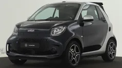 Edg bodypanels in sapphire blue (blauw metallic) Gebruikt 2023 Smart ForTwo Electric Drive Cabriolet | € 22.945