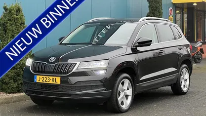 Zwart (metallic) Gebruikt 2020 Skoda Karoq Business Line SUV | € 18.650 (Eerlijke prijs)