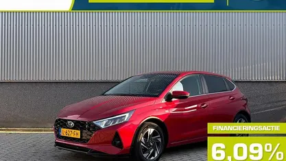 Occasion Hyundai i20 Premium 99 PK (72 kW) 2021 Rood metallic Hatchback